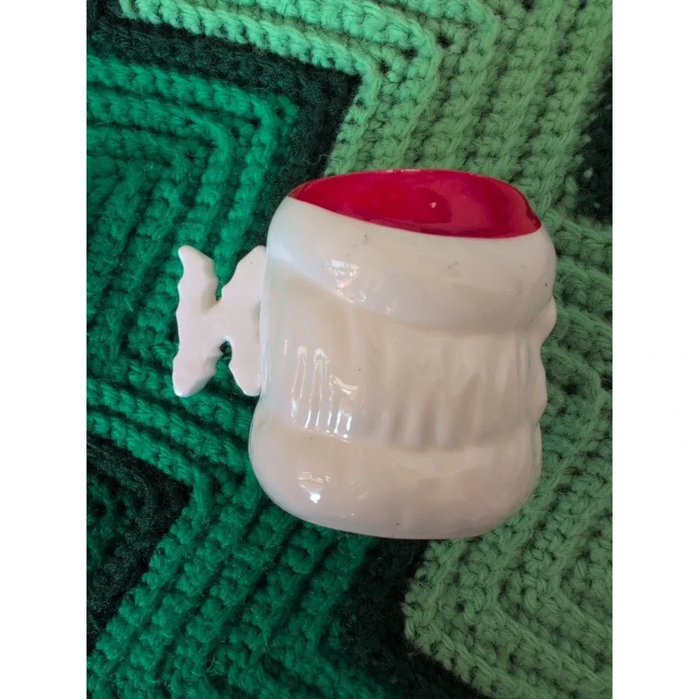 RARE Vtg Set of 4 Japan Commodore Winking Santa Mugs that handles spell 